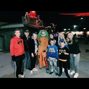 Meet your Posher, Lola